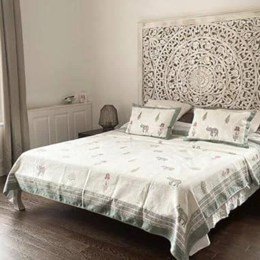 Antique Wooden Mango Wood Bed