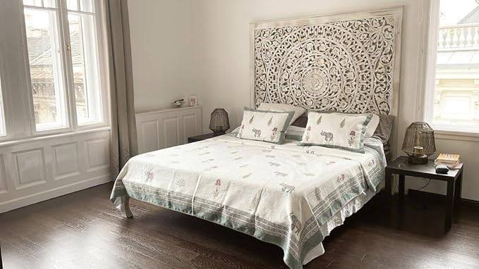 Handcarved_Headboard_Kingsize_Bed